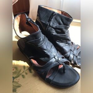 Black leather sandals size 9. Brand is indigo by Clark
